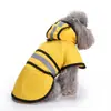 Chubasquero reflectante para perros pequeños, bichones y cachorros, muy popular en Amazon.