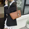 Bolso Femenino de Textura Casual de Moda, Bolso de Axila Personalizado, Nuevo Bolso de Hombro Retro de Moda Otoño e Invierno 2025