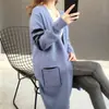 Nuevo cárdigan de punto de manga larga de estilo coreano para otoño e invierno, suéter chaqueta de color contrastante para mujer, top suelto y versátil, moderno