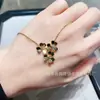 Fanjia Oro de 18 Quilates Color Chapado Pétalos de Trébol Llenos de Diamantes Cadena para Clavícula de Trébol Colgante de Flor Única Anillo de Nicho de Flor