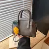 Bolsa Tendência para Mulheres Verão 2026 Nova Elegante Bolsa de Ombro Nicho Versátil Transversal Bolsa Almofada