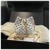 Mini Bolso Cubo Brillante de Lunares para Mujer con Colgante de Perla y Cadena Metálica, Bolso Pequeño Cruzado para Atuendos de Año Nuevo
