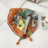 Pañuelo pequeño cuadrado de algodón y lino con borlas de 58 cm Protector de cuello Bufanda suave Pañuelo decorativo para la cabeza Pañuelo floral Retro Pequeño Fresco