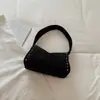 Bolsa de Axila Estilosa Mijia Estilo Punk Retrô Feminina Nova Coleção Outono 2026 Rebites Personalizados Menina Doce Cool Picante Bolsa de Ombro Único