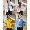Chaqueta de plumón con capucha de plumón de pato blanco 95 para invierno cálido, ropa exterior corta colorida para otoño/invierno, tres pruebas, joroba pequeña, chaqueta de plumón práctica