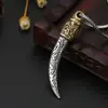 Venta al por mayor de fábrica joyería de plata de ley s925 moderna colgante popular para hombre con púas talladas plata tailandesa colgante de personalidad Joker