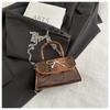 Bolso de Hombro Nuevo de Aspecto Elegante con Tapa abatible y Hebilla Magnética, Bolso de Mano Sencillo, Bolso de Axila para Mujer con Estampado de Serpiente Retro para el Trabajo, Moderno