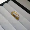 Set de Pulsera con Anillo Redondo de Circonita Chapado en Oro de 18 Quilates Pulsera de Lujo Ligero con Acabado de Alta Gama Joyería para Manos para el Trabajo y Eventos Muestra Temperamento