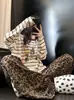 Novos Pijamas de Inverno De Rong 2026 para Mulheres, Estilo Ins Desenho Meilade, Gola Redonda Casual, Pode Ser Usado Fora, Conjunto com Pelúcia