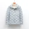 Pinghu Chixin 90 Terciopelo Nuevo Estándar Nacional Exterior Ligero Chaqueta de Plumas para Mujer Otoño e Invierno Corta Cuello Alto Cálido Tops