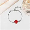 Pulsera de Trébol de Cuatro Hojas de Lujo Simple Moda Joyería de Nácar Fabricante Venta Directa al Por Mayor
