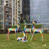 Escultura geométrica de veado pintada em fibra de vidro para exterior, adequada para pátios, parques, gramados residenciais e decorações de paisagismo com animais.
