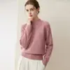 Suéter com gola semimédia e estampa floral, feito de 75% caxemira e 25% seda de amoreira, grosso, estilo pullover, caimento solto, versátil, com mangas raglan, adequado como camada base