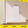 El tablero perforado de metal engrosado de IKEA se puede fijar magnéticamente a la pared, sirviendo como un estante de almacenamiento sin borde y se puede fijar magnéticamente