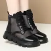 Venta al por mayor del fabricante Botines de Malla para Mujer Botas Martin de Malla con Suela Gruesa Sandalias de Moda Huecas Planas Delgadas de Verano