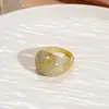 Anillo Geométrico Ovalado de Resina Color Caramelo Retro Moda Europea y Americana Simple Elegante Alto Grado Anillo para Dedo Índice Joyería para Mujeres