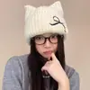 Chapéu de Tricô Estilo Coreano de Inverno com Orelhas de Gato para Mulheres, Quente e Fofo, Chapéu de Tricô com Laço, Chapéu Versátil para Proteção das Orelhas de Estudantes