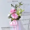 Nuevos tiradores de puerta florales versátiles para respaldo de silla de boda al aire libre, decoraciones florales para escaleras, decoraciones para coche de boda en la iglesia y accesorios florales artificiales.