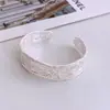 Pulseira Aberta Vazada em Malha Banhada a Ouro Real 18K, Pulseira de Luxo Leve de Nicho de Alta Qualidade, Joia Feminina Versátil e Elegante