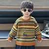 Roupas de Primavera e Outono para Meninos Suéter de Listras Maillard com Gola Redonda Estilo Coreano Tricô Infantil Suéteres Roupas Atacado para Bebês e Crianças Pequenas