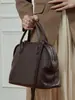 Diseño de Nicho Retro Cuero de Vaca Moda Carcasa Bolso de Mano Versátil Estilo Nuevo Dinero Viejo Gran Capacidad Bolso de Hombro