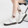 Tênis listrados com bolinhas versáteis para mulheres, novidade outono 2026 estilo campus coreano sola macia confortável casual sapatos de treino alemães