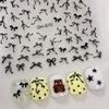 Calcomanías para Uñas de Estrella de Cinco Puntas de Celebridad de Internet Clásico Blanco y Negro Color Puro Recortadas Calcomanías de Estrella Decoración de Uñas DIY con Dorso Adhesivo