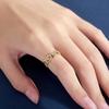 Anillo abierto con incrustaciones de diamantes huecos y diseño de estilo nicho, anillo de dedo índice personalizado de moda femenina, pulsera de celebridad de Internet que combina con todo.