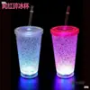 Taza taza conocer barra de inducción LED luz de agua encender cerveza piña dragón taza encender colorido al por mayor copa de vino cerveza trigo
