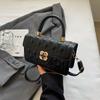 Bolsa Feminina 2024 Nova Fashionable Texturizada Romboidal de Ombro para o Dia a Dia Simples Portátil Transversal Pequena Quadrada de Mão