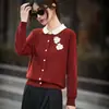 Suave Cardigan de Lana Peinada con Cuello de Muñeca, Diseño en Color Contrastante y Adornos Florales Tridimensionales, Dulce y Elegante para Mujer en Primavera y Otoño