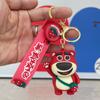 Llavero creativo con forma de conejito de fresa y oso, con colgante de animal, para mujer, bonito llavero de coche de dibujos animados, pequeño regalo al por mayor