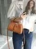 Bolso de Hombro para Mujer de Cuero Genuino de Fábrica de Guangzhou, Bolso Boston Cuadrado Vintage de Piel de Vaca de Primera Capa, Bolso de Hombro Único Cruzado para Viajes