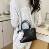 Bolsa de Balde Trançada Única para Mulheres, Bolsa de Mão para o Dia a Dia, Pequena Bolsa Tote, Nova Moda Verão 2026 Versátil para Trabalho Cruzada no Corpo