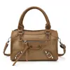 Bolsa Ombro Casual Baguete para Mulheres 2025 Inverno Nova de Alta Qualidade com Rebites Bolsa Transversal de Ombro para Motociclista