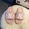 Chinelos Maomao Celebridade da Internet Femininos 2023 Novo Outono e Inverno Bordado com Letra de Toalha Quente Planos Sapatos Maomao para Usar na Rua