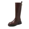 Botas Largas de Moda Estilo Británico 5cm Simples de Caña Alta 2026 Otoño e Invierno Nuevas con Punta Redonda y Tacón Grueso Hasta la Rodilla para Mujer