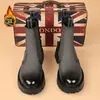 Botas Masculinas Retro Tendência Slip-On, Uso Casual Resistentes ao Desgaste Estilo Britânico Solado Grosso Com Pelúcia Quentes Antiderrapantes Botas Masculinas