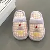 Lindas pantuflas de peluche de helado de dibujos animados para mujer, colección otoño/invierno 2026, suaves y cómodas para usar en exteriores, versátiles y con forro polar, con diseño de punta peluda