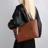 Bolso Tote de Moda y Sencillo, Gran Capacidad, Bolso de Hombro para el Trabajo de Mujer, Bolso de Moda, Bolso de Axila de Nicho de Alto Temperamento para Mujer