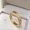 Anel de Aço Titânio com Padrão da Grande Muralha Não Desbota para Mulheres, Estilo Minimalista Japonês, Luxo Leve, Anel Simples para Dedo Indicador, Aliança Lisa com Toque de Alto Padrão