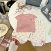 Conjunto de chaleco de dibujos animados lindo estilo coreano 2026 nuevo modelo para bebés niñas, top de chaleco holgado, pantalones dulces casuales de moda