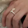 Anel de Garrafa com Fita Estilo Ins para Mulheres, Simples e Sofisticado com Zircônia Microincrustada, Abertura Inteligente e Anel Ajustável