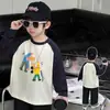 Elegante camiseta de manga larga para niños, colección de otoño 2026, nuevo diseño con mangas raglán, top versátil como capa base para bebés