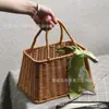Cesta de flores portátil imitação de rattan cesta de frutas trançada cesta tote de arte floral cesta de flores frescas pequena cesta de lembrança cesta trançada artesanal
