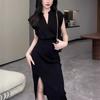 Vestido Elegante de Verano 2026 Estilo Socialité Inspirado en Audrey Hepburn Negro Adelgazante Cuello en V Mangas Volantes Abertura