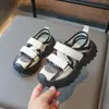 Sandalias Deportivas para Niñas Verano 2025 Estilo Nuevo Sandalias Cerradas para Niños Estilo Coreano Zapatos de Malla Respirables Huecos para Niños Medianos y Mayores