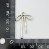 Venda Direta da Fábrica Pulseira com Pingente de Laço de Liga DIY Charme Acessório Pequeno para Roupas Femininas Puxador Prateado