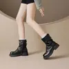 Botines retro de suela gruesa, elegantes y modernos para mujer, nueva colección otoño/invierno 2026, color café, con diseño de pierna ancha, que se asemejan a botas Martin de mezclilla