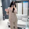 Pijama de Hielo de Seda Bordado de Mariposas para Pareja con Bolsillos, Conjunto Simple de Manga Larga y Pantalón Largo de Alta Gama, Se Puede Usar Afuera como Ropa de Casa